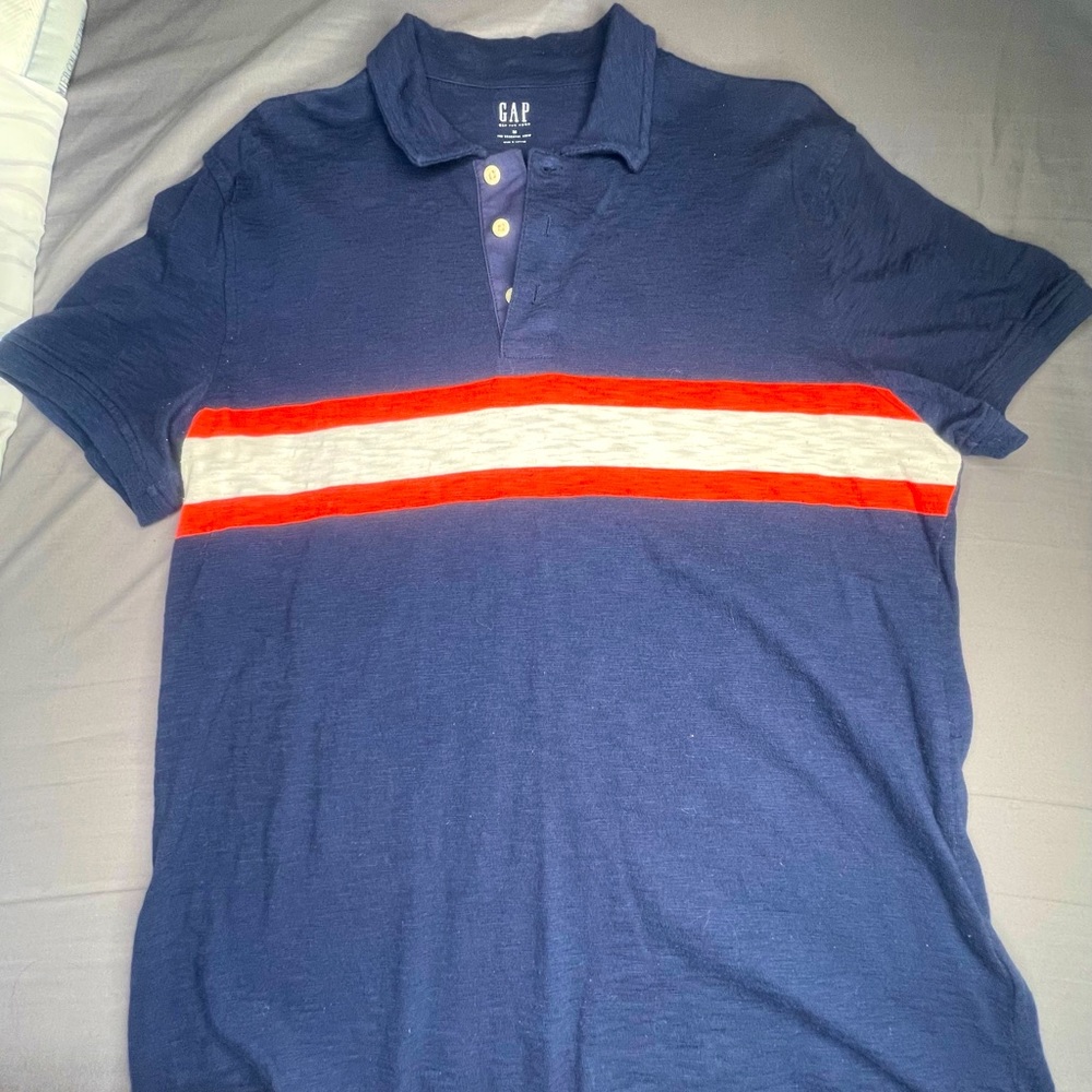 Gap shirt